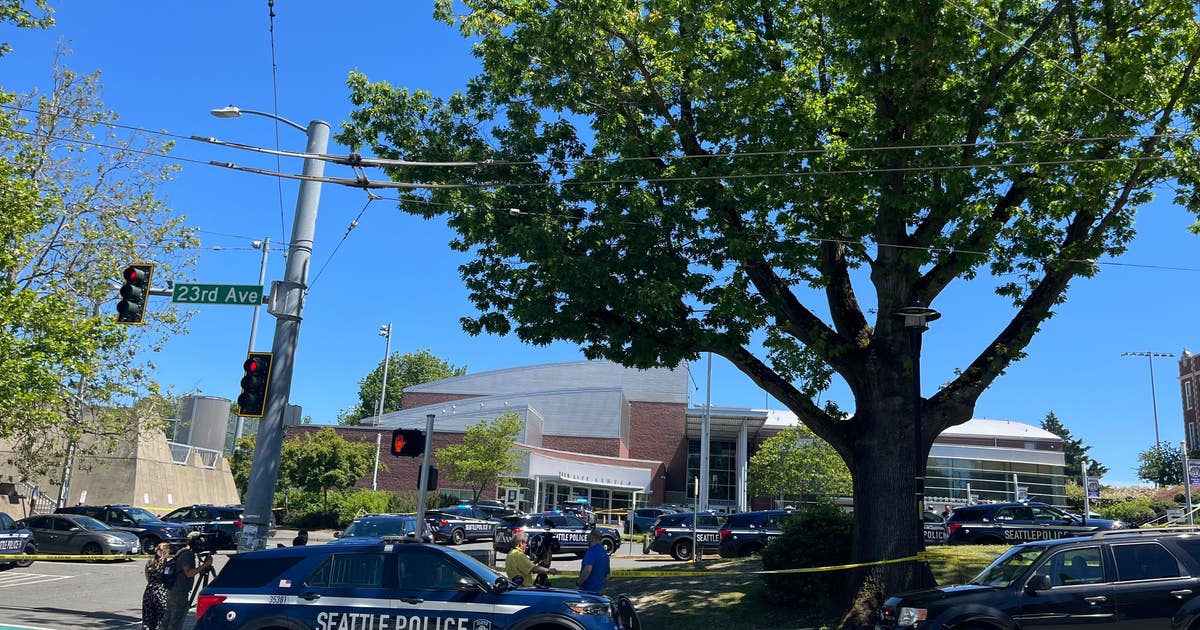 Teenager shot near Seattle's Garfield High School | FOX 13 Seattle