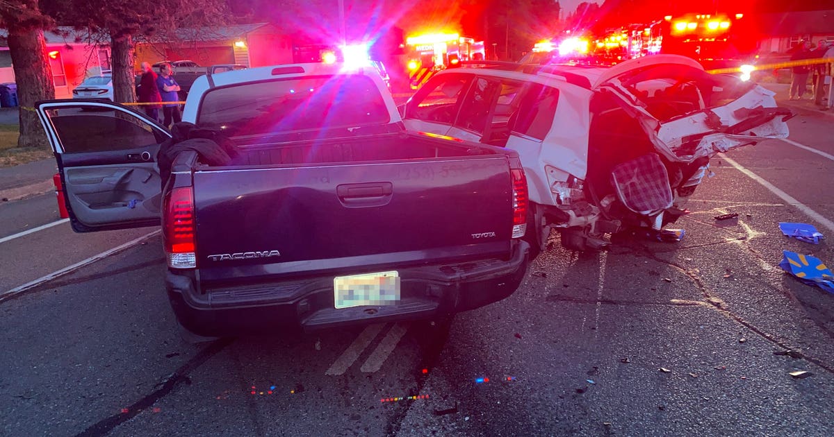 Family injured after suspected DUI driver crashes into parked car in ...