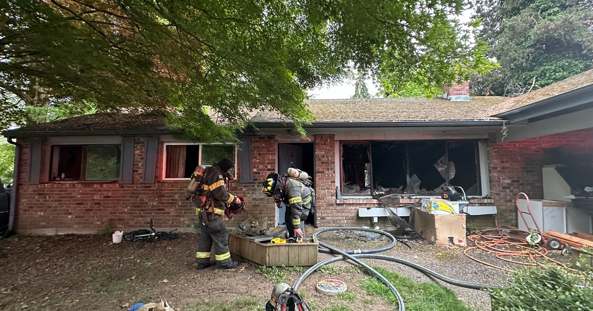 Man dies, woman hospitalized after Edmonds house fire | FOX 13 Seattle