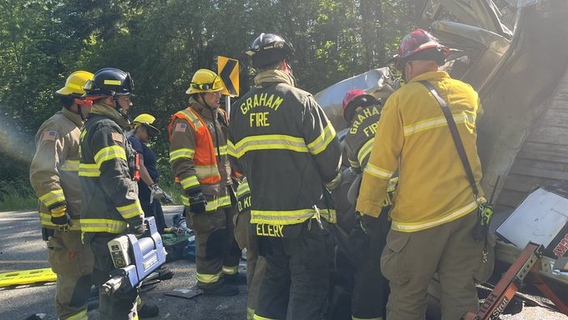 1 killed in Eatonville head-on crash