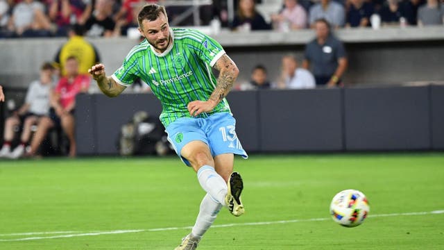Seattle Sounders and Charlotte tie 2-2, spoil Morris' record-setting night