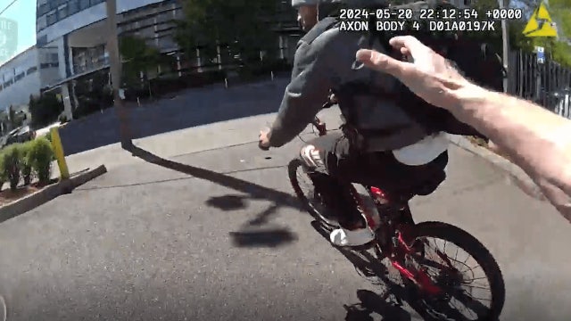 Seattle Police tackle, arrest armed suspect fleeing on bike in bodycam video