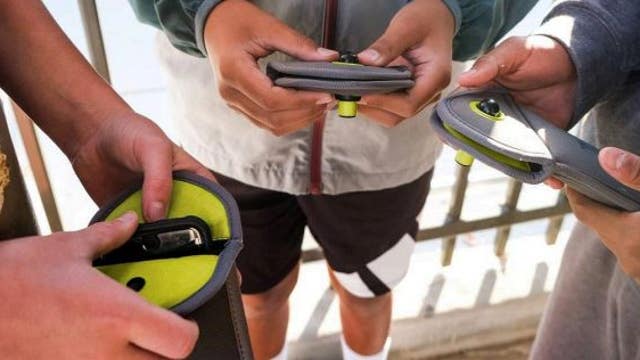 Seattle middle school implements mandatory cellphone locking system