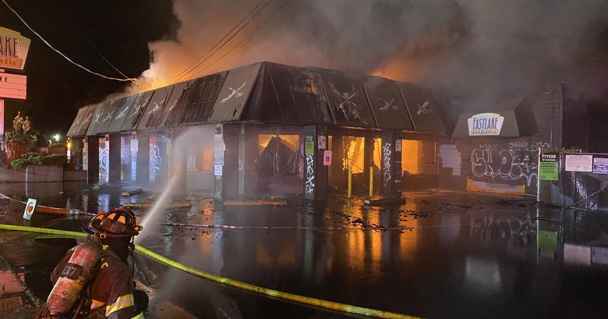 Fire burns former Eastlake Bar & Grill in Seattle | FOX 13 Seattle
