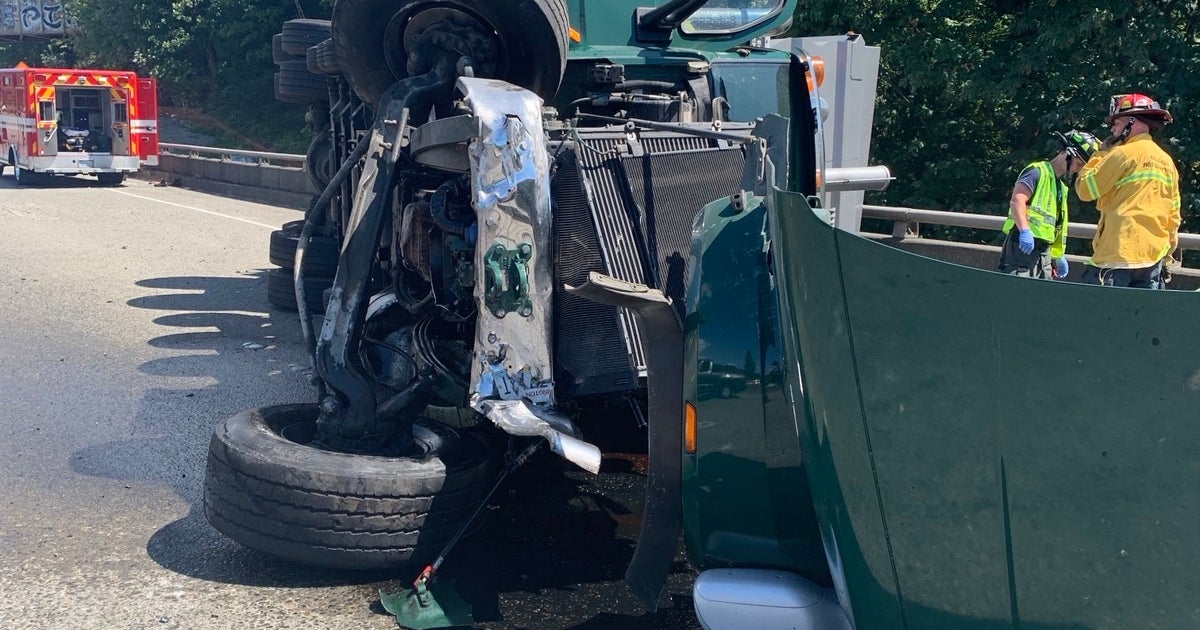Bellevue semi crash cleared from east I-90 off-ramp to I-405 | FOX 13 ...