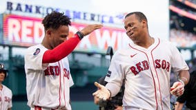 Devers hits double in 10th and Red Sox beat Seattle Mariners 3-2