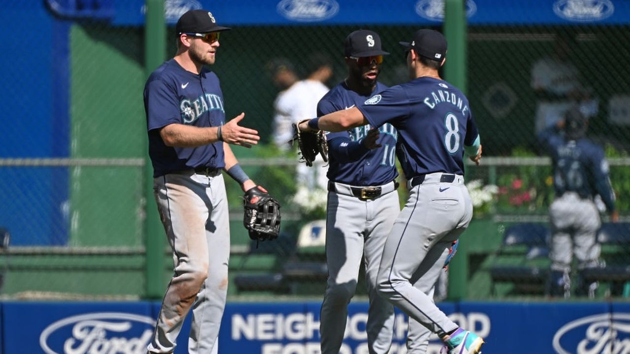 Mariners end 5-game losing streak with 10-3 win over Pirates