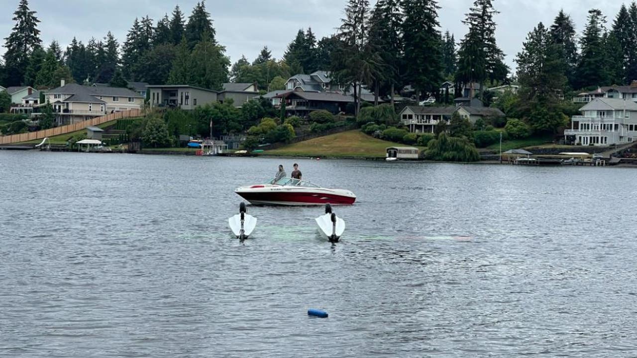 Pilot in hospital after seaplane crash at Lake Meridian