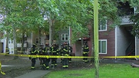 3 hospitalized, 20 displaced after Everett apartment fire
