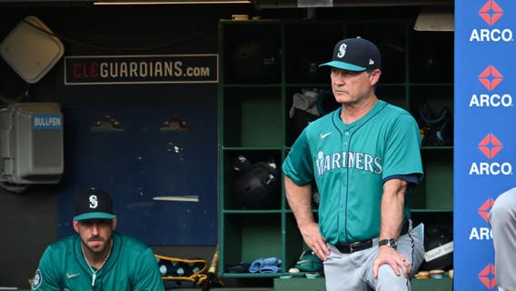 Seattle Mariners fire manager Scott Servais, hitting coach Jarret DeHart