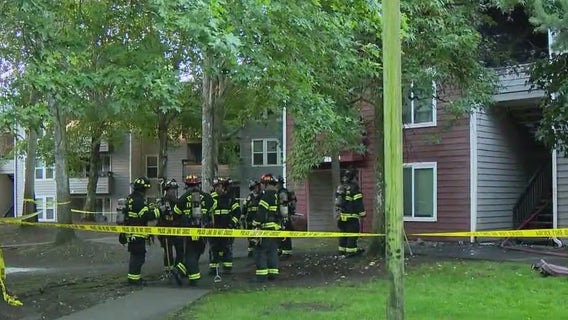 3 hospitalized, 20 displaced after Everett apartment fire