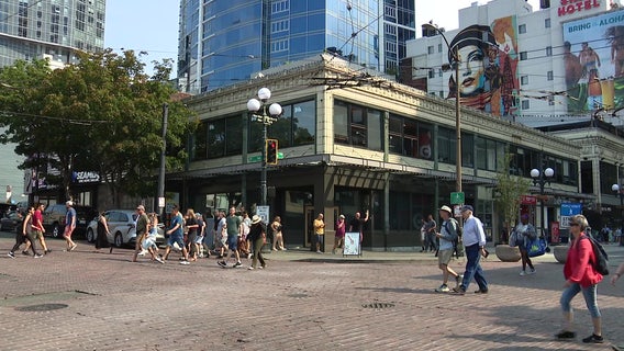 Starbucks 1st and Pike location temporarily closed to 'evaluate environment'