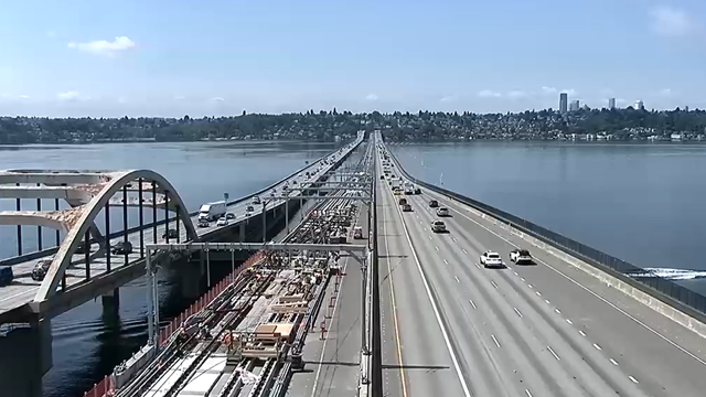 WSDOT closing eastbound lanes across I-90 floating bridge to Mercer Island, WA