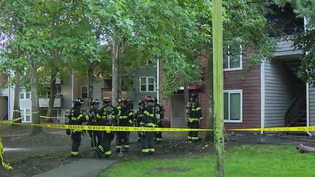 3 hospitalized, 20 displaced after Everett apartment fire