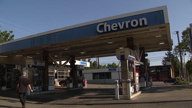 SPD investigating 3 West Seattle robberies that happened in less than an hour