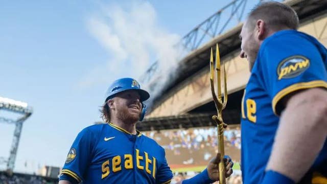 Seattle Mariners use big homers from Raley, Turner to thump Phillies 10-2