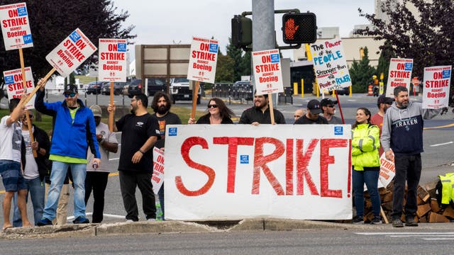 Unemployment benefits for striking workers being considered in WA, OR