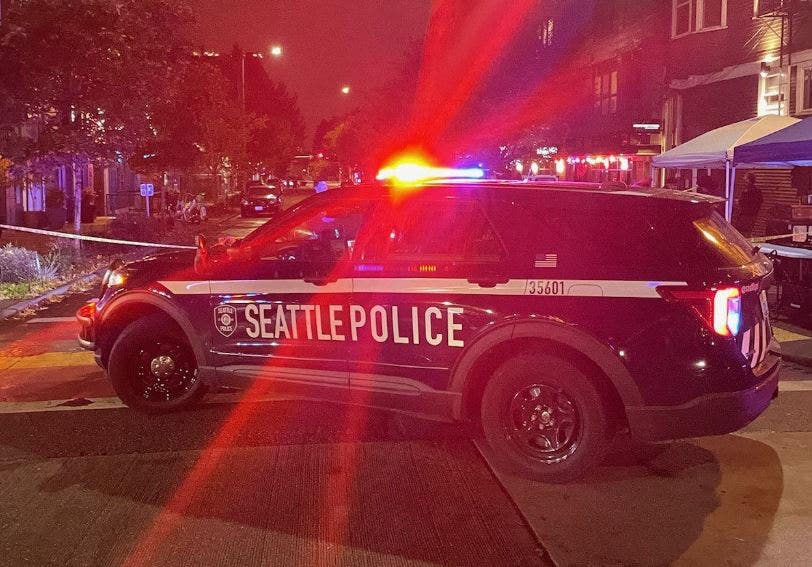 Man shot, injured in Seattle's Sand Point neighborhood | FOX 13 Seattle