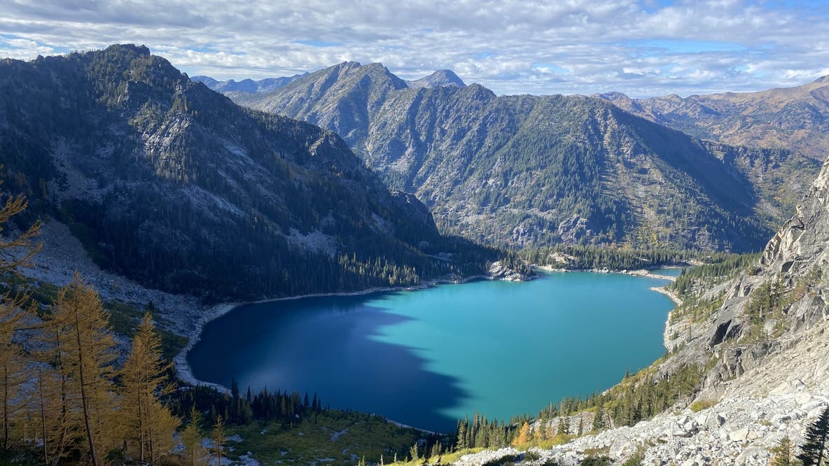 Woman died, husband hospitalized after being stranded in WA's Enchantments