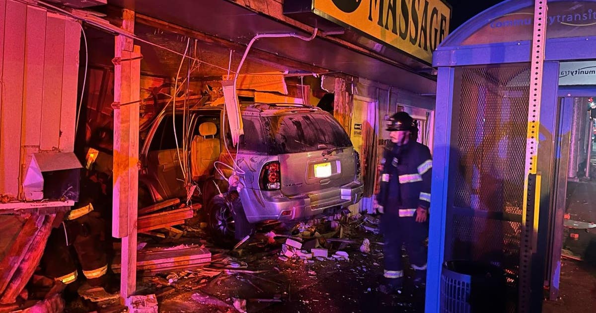 Suspected DUI driver crashes into local Everett business | FOX 13 Seattle