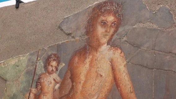 Sabriah Rayford explores first-of-its-kind Pompeii art exhibit in Aspen