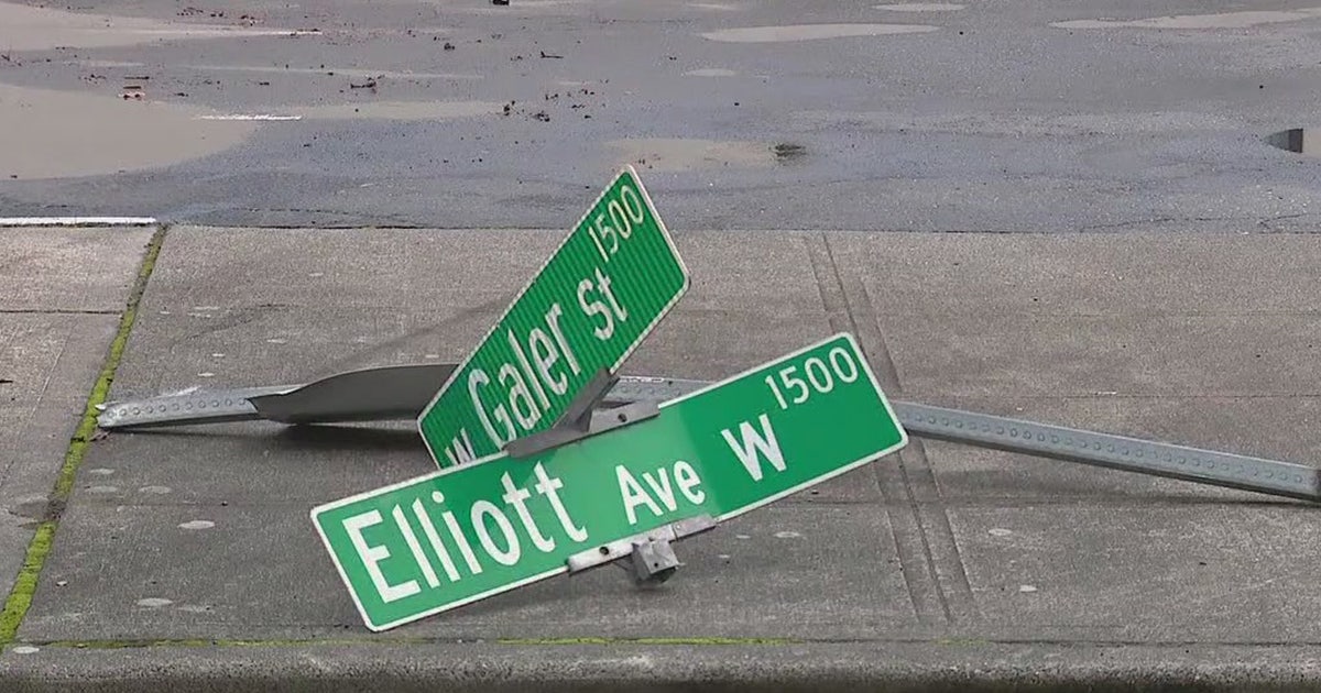 Seattle police investigate deadly car crash in Queen Anne | FOX 13 Seattle
