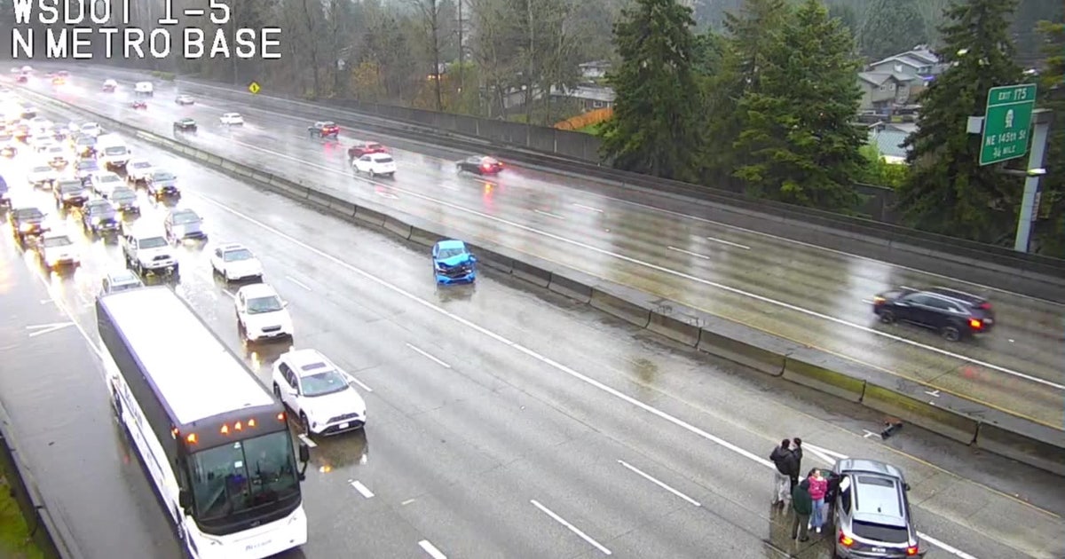Crash blocks all lanes on I-5 South at Anderson Road | FOX 13 Seattle
