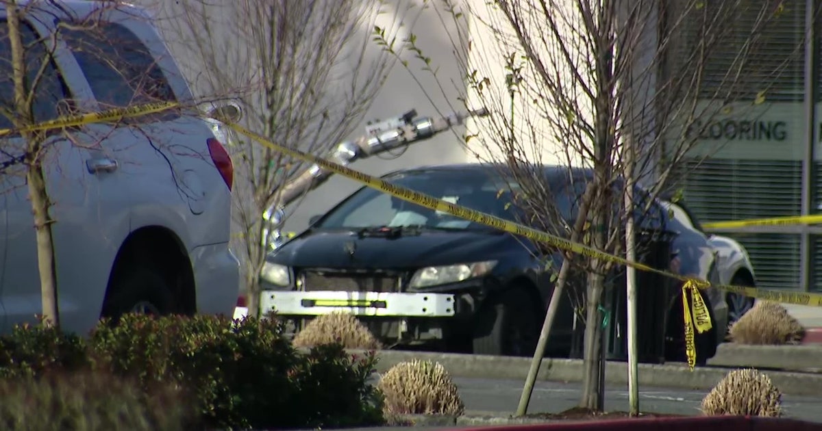 Bomb squad responds to 'suspicious vehicle' in Bellevue | FOX 13 Seattle