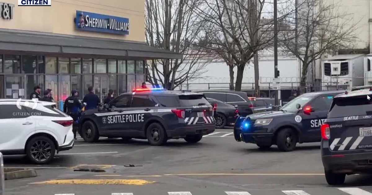 Man stabbed inside Seattle AT&T store | FOX 13 Seattle