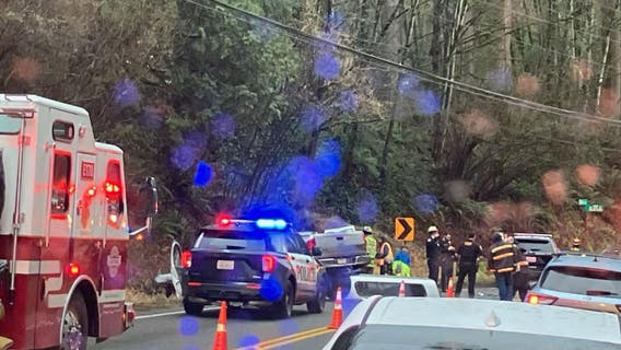 5 hospitalized in Issaquah crash