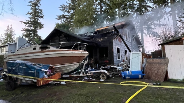 One found dead in Burien, WA house fire