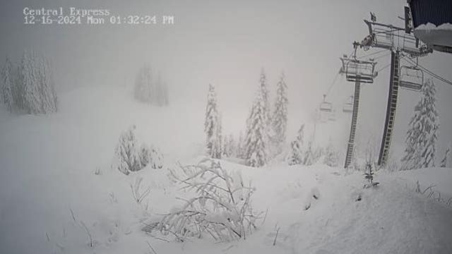 Summit at Snoqualmie announces opening day for skiers in WA