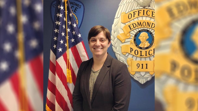 WA officer arrested, accused of flashing gun in road rage incident