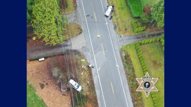 1 dead, 2 injured in head-on Christmas Day crash in Poulsbo, WA