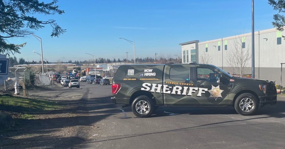 Suspect arrested after 8-hour standoff in Lakewood | FOX 13 Seattle