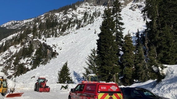 Search and rescue teams reach fallen hiker on Guye Peak, WA