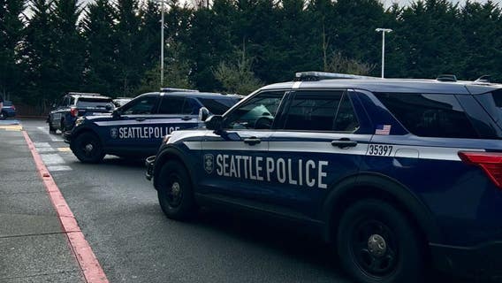 Man arrested after standoff at West Seattle Safeway