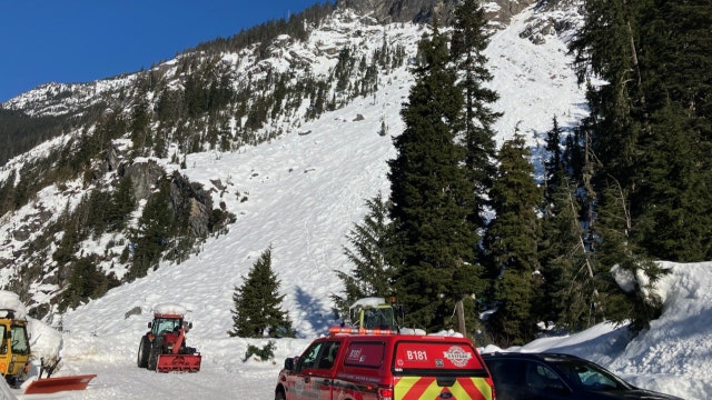 Search and rescue teams reach fallen hiker on Guye Peak, WA