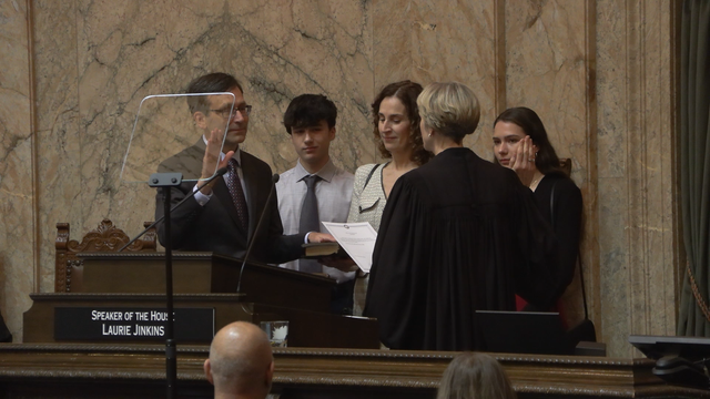 Bob Ferguson sworn in as Washington’s 24th governor, outlining goals and challenges
