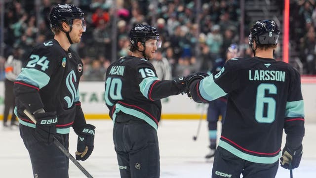 Jamie Oleksiak, Adam Larsson score goal, assist as Seattle Kraken beat Sabres 6-4