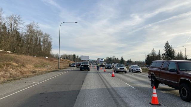 1 dead in semi-truck crash on I-5 in Skagit County, WA
