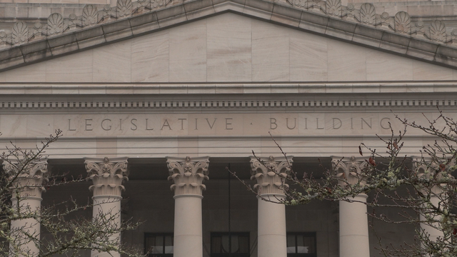 Lawmakers weigh proposal to let certain people out of prison early