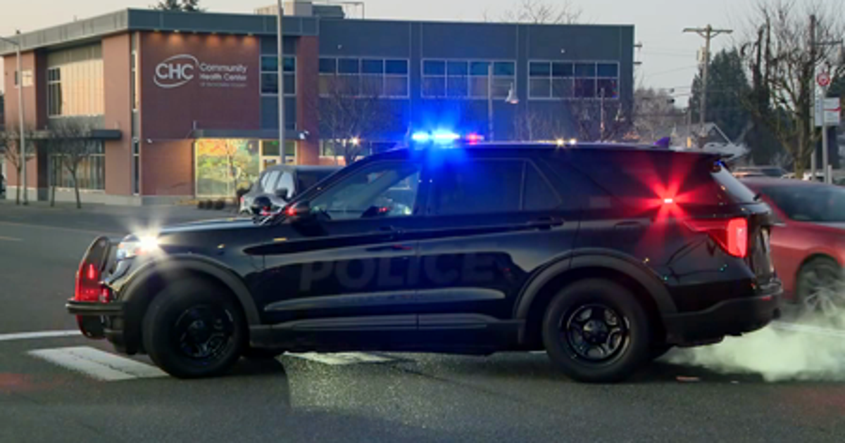 Pedestrian hit, killed by car in Everett | FOX 13 Seattle