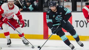 Shane Wright scores twice, but Seattle Kraken fall 5-4 in shootout to Red Wings