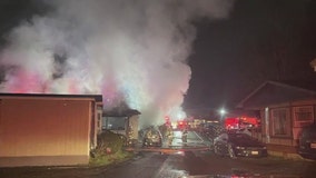 7 people escape mobile home fire in Lakewood, WA