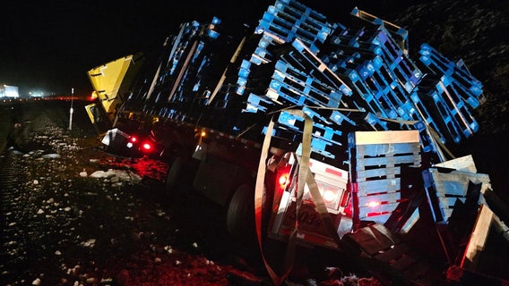 I-90 Snoqualmie Pass to close Wednesday night for semi-truck removal