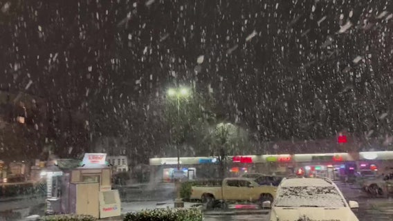 Seattle winter weather: Lowland snow continues overnight into Thursday morning