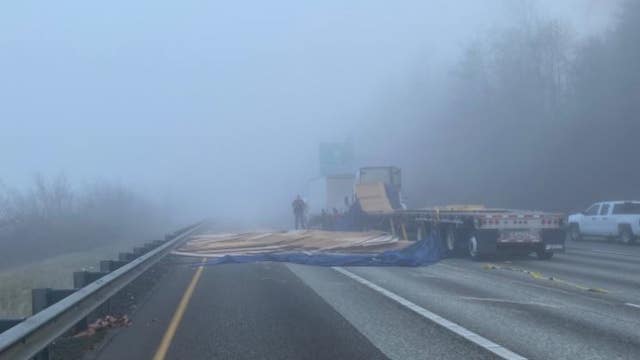 Semi-truck crash snarls traffic on northbound I-5 near Kent, WA