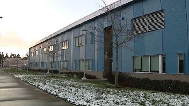 Everett police arrest 2 people accused of threatening student near North Middle School