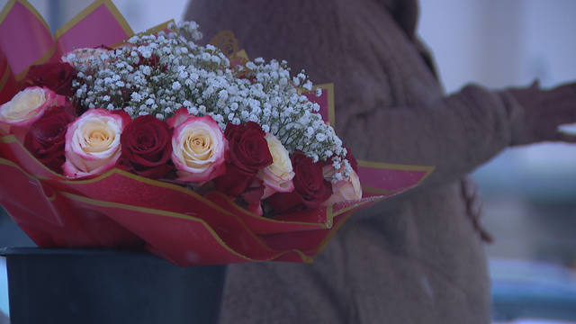 Seattle flower stand robbed at gunpoint just before Valentine's Day